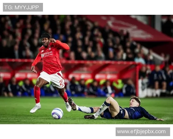 曼联全场精彩瞬间集锦分析 热血激战展现球队不屈斗志